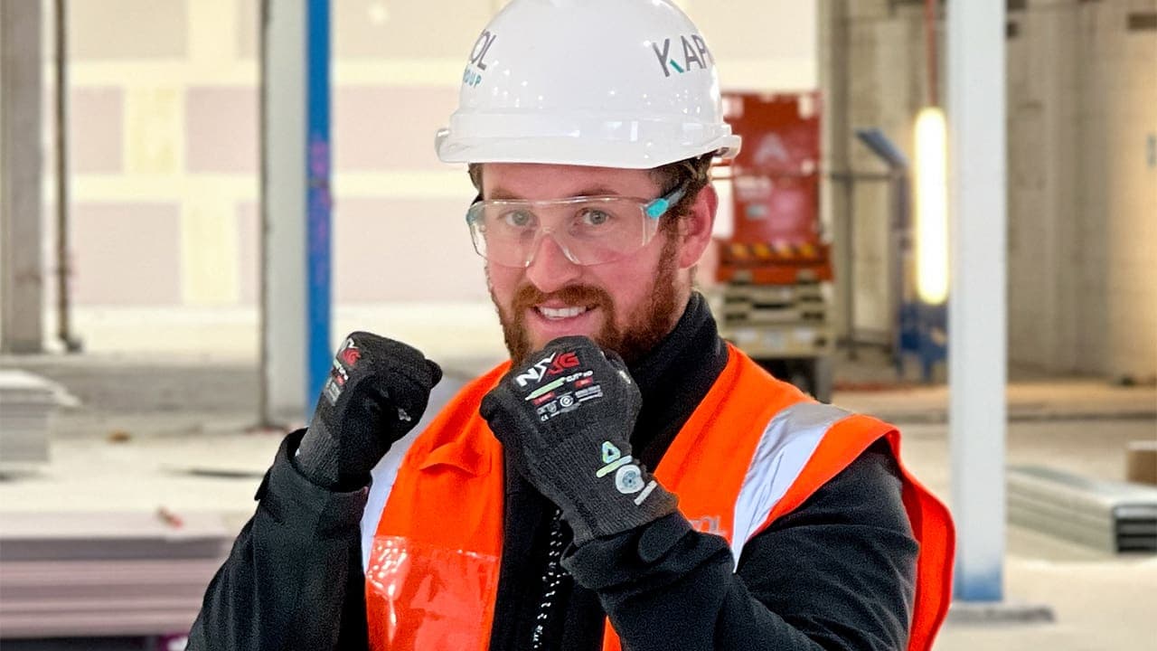 Sustainable-gloves-and-glasses-blog