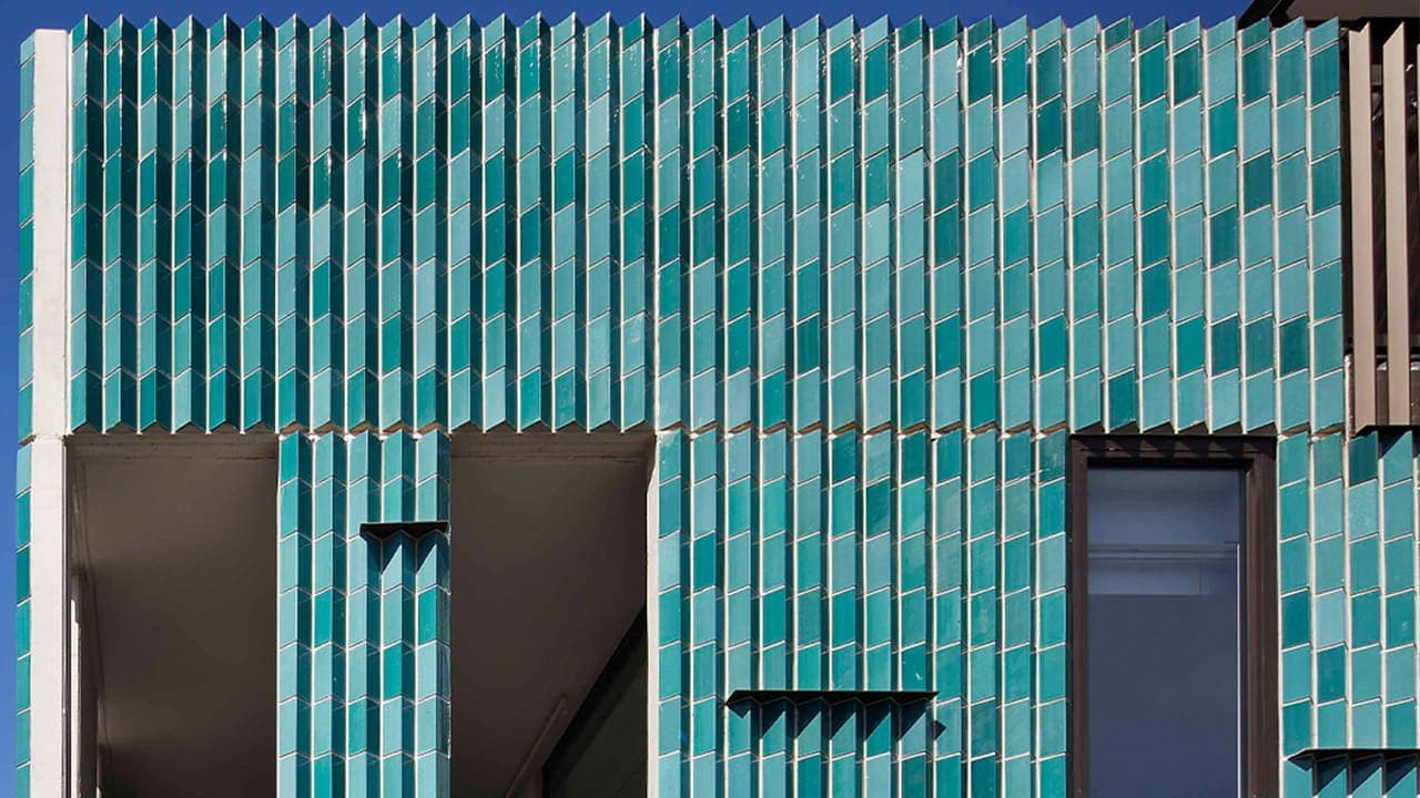 Tan-Tat-Facade